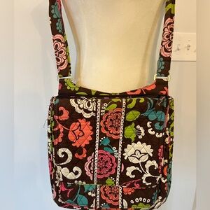 Vera Bradley crossbody adjustable strap magnetic close